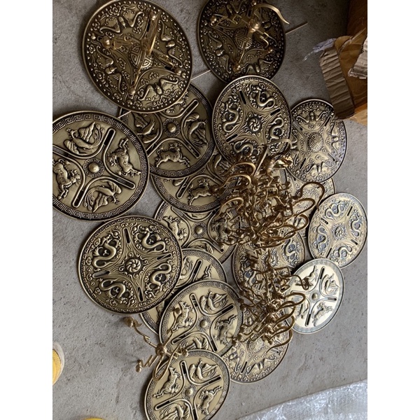 Chao đồng kèm móc tứ linh