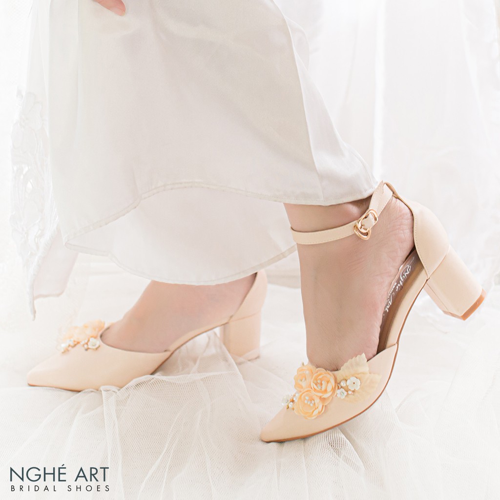 Giày cưới Nghé Art quai ngang đính hoa 216-06