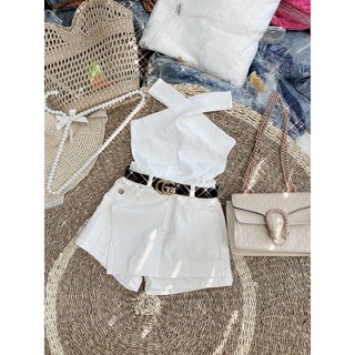 Giả váy vạt chéo