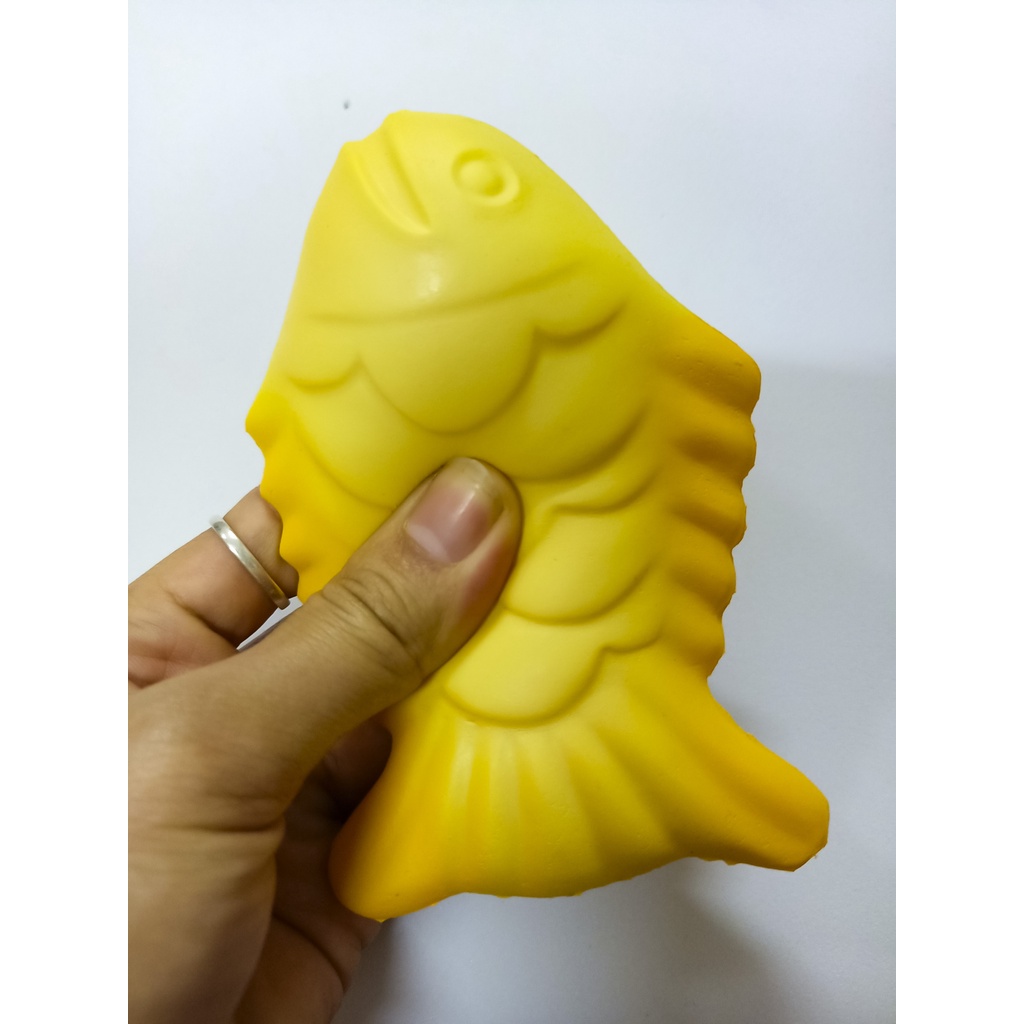 Squishy Lớn JUMBO Hình con cá chép vàng Đồ Chơi Xốp Giảm Stress Hình mềm mịn dễ Thương đàn hồi Cho Bé