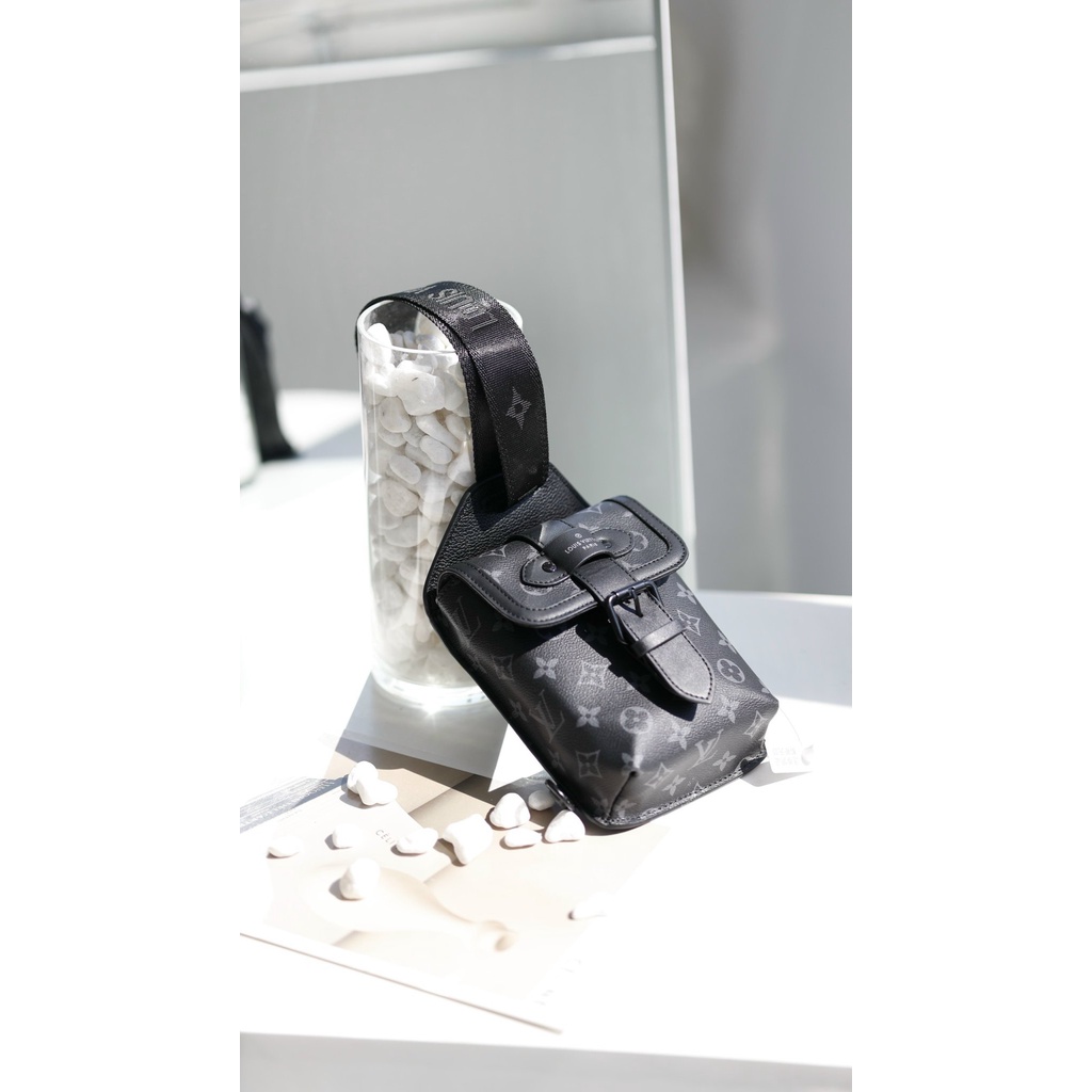 Túi Đeo Vai Nam L V Saumur Sling Cao Cấp Hàng Có Sẵn