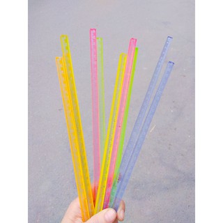 thước kẻ vuông đặc ( 20cm , 30cm)
