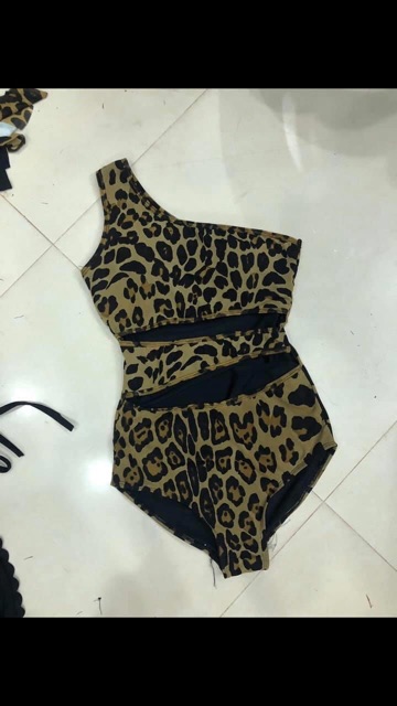 Bikini lệch vai khoét bụng sexy | BigBuy360 - bigbuy360.vn