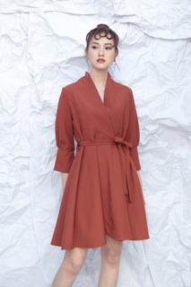 Váy thắt dâu eo