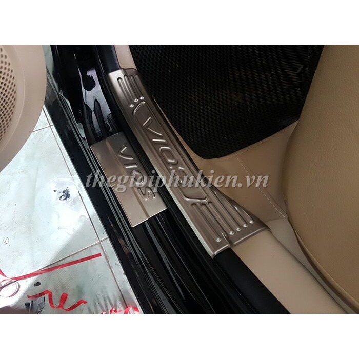Ốp bậc cửa , nẹp bước chân Toyota Vios 2022 - 2019 innox cao cấp
