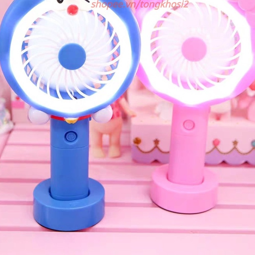 Quạt tích điện cầm tay mini hình chú Doremon, kitty, ngộ nghĩnh có đế T2
