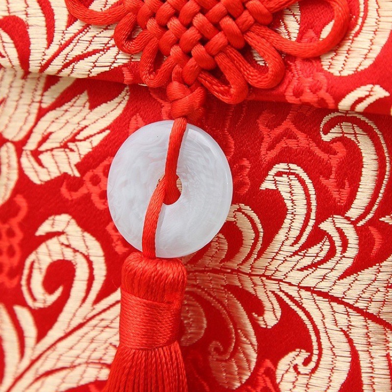 Bao lì xì cưới tết vải gấm đỏ kèm ngọc bội treo | BigBuy360 - bigbuy360.vn