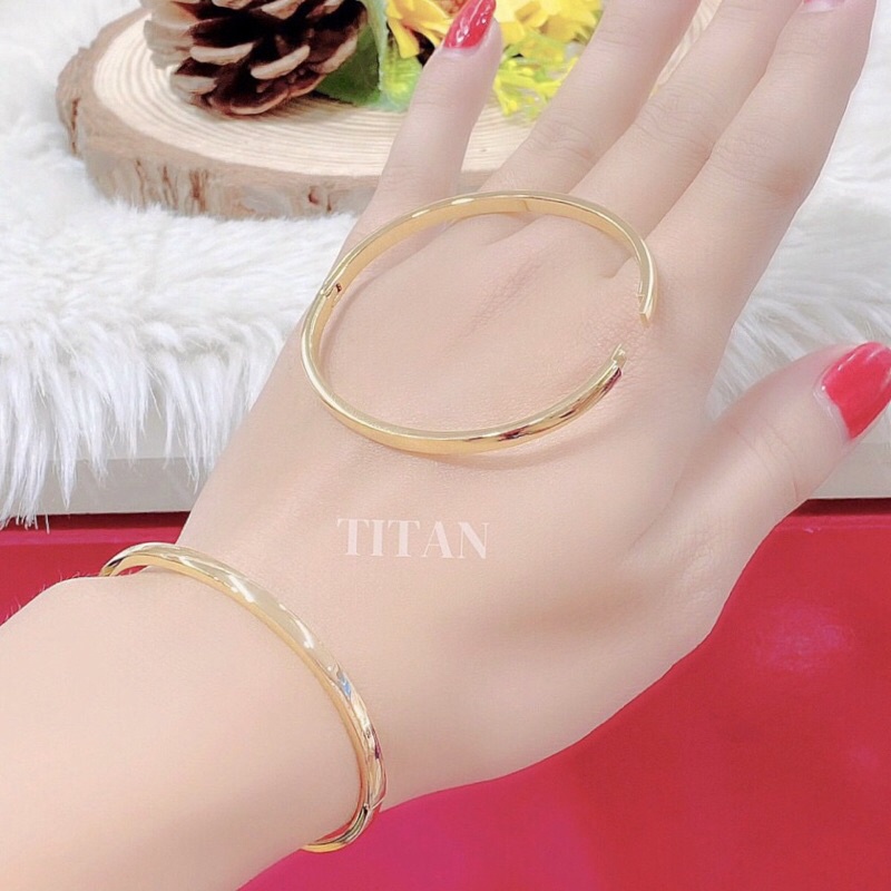 Vòng tay titan trơn khoá cài cam kết không đen không gỉ VT52