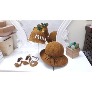 Combo mũ mẹ bé kèm giày và túi tỏi