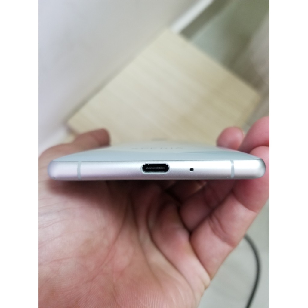 Điện thoại Sony Xperia XZ2 RAM4/ 64G LikeNew - Snap 845 4G | BigBuy360 - bigbuy360.vn