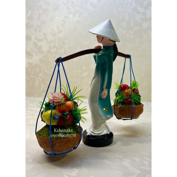 Cô gái Việt Nam Áo dài gánh trái cây  Cô gái Việt Nam gánh hoa quả. Miss Viet and fruits - Quà tặng lưu niệm trang trí