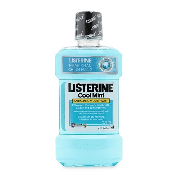 Nước súc miệng diệt khuẩn Listerine Cool Mint 250ml