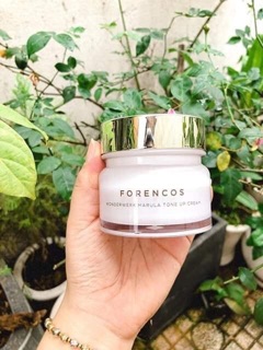 Kem dưỡng trắng forencos