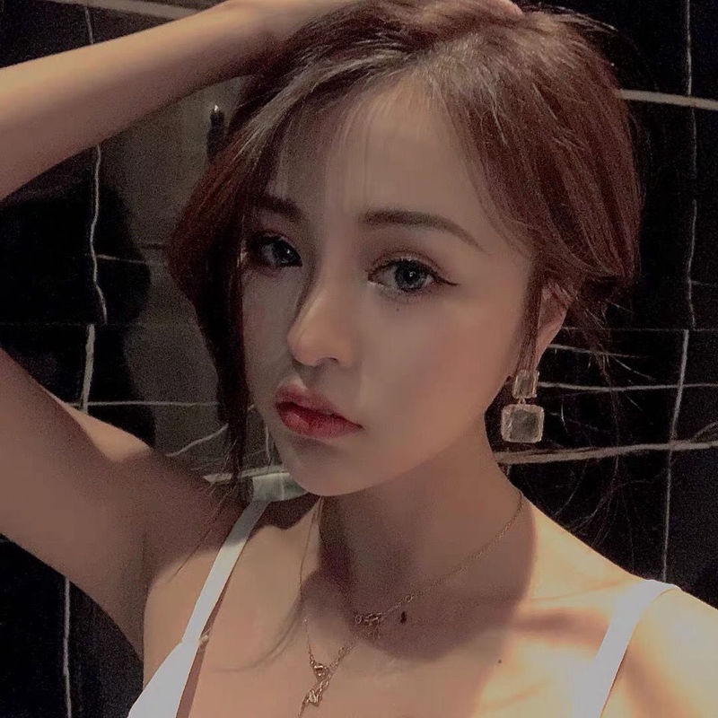 Khuyên Tai Nữ Trang Dáng Vuông Đính Đá Sang Trọng