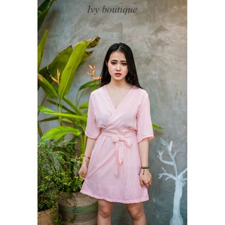 Đầm cổ đắp chéo 2 màu đen/hồng