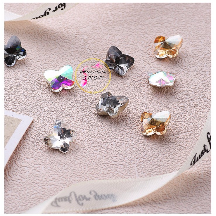 Đá khối 3D kim cương hình bướm trang trí móng
