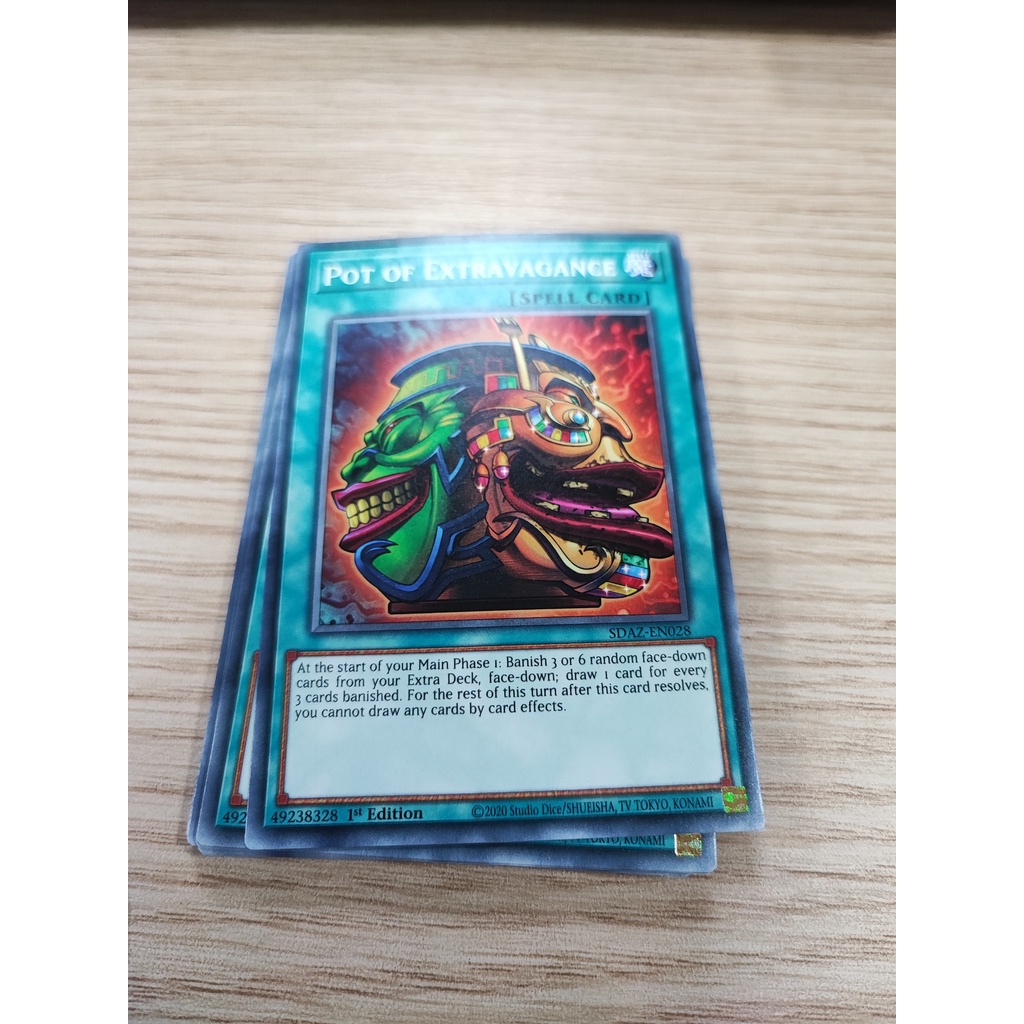 1 lá thẻ bài Pot of Extravagance - SDAZ-EN028 - Common 1st Edition