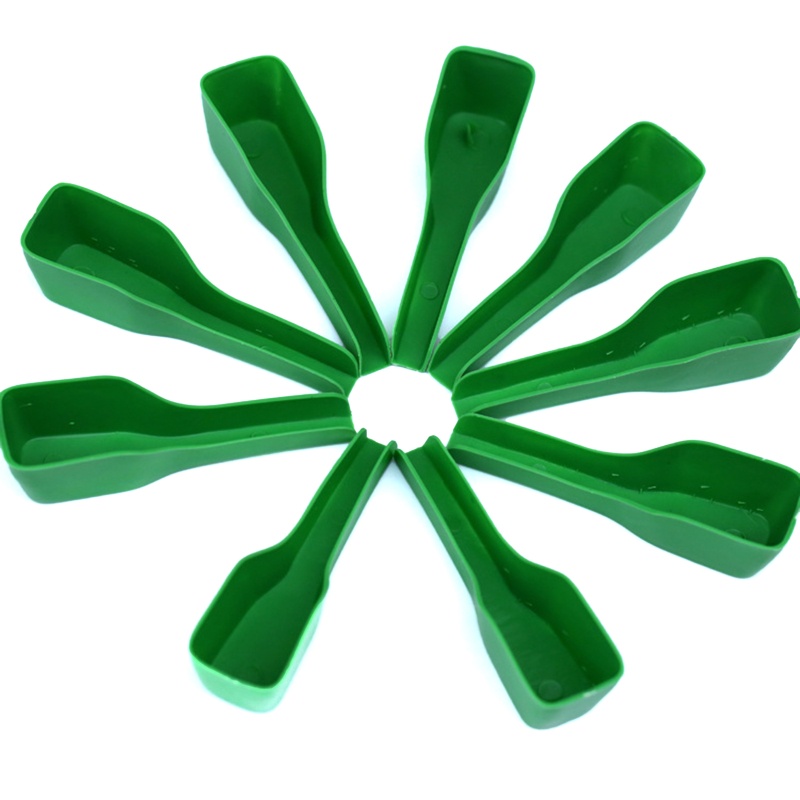 Set 5 Muỗng Nhựa Cho Gà Ăn Tiện Dụng