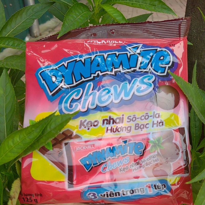 Kẹo ba viên DYNAMITE socola hương bạc hà
