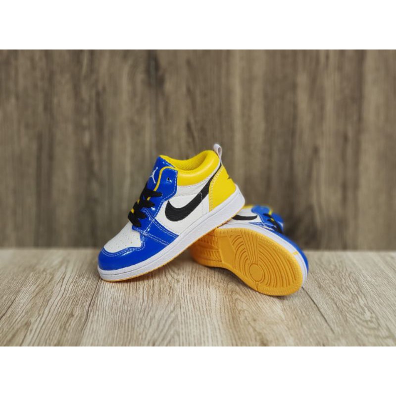 Giày Thể Thao Nike Air Jordan Thiết Kế Xinh Xắn Cho Bé
