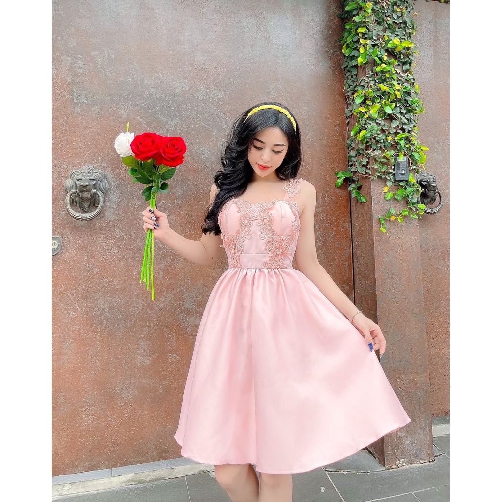 Đầm công chúa đi chơi siêu đẹp với chất liệu tapta phối ren