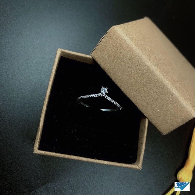 Nhẫn nữ bạc thật chữ v đính đá nhỏ xinh xắn - Kho sỉ bạc Nhất Linh