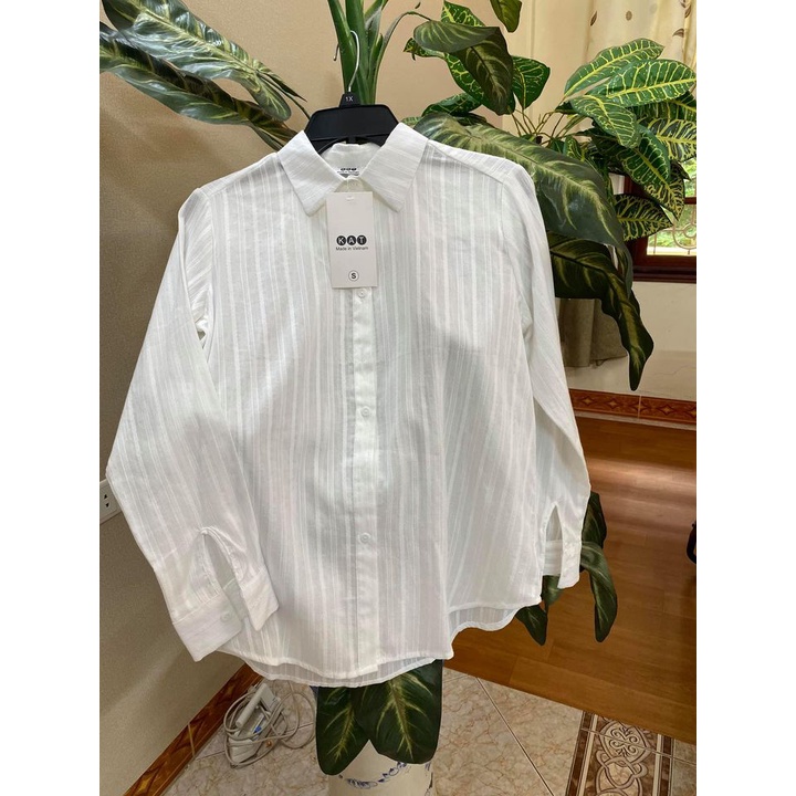 Áo sơ mi trắng dài tay