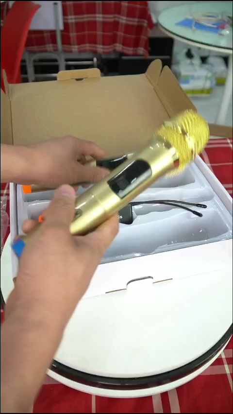 Micro karaoke GOLD không dây cao cấp ONTEKCO E6| E6s mẫu mới tích hợp màn hình led chuyên nghiệp công nghệ mới 2023 | BigBuy360 - bigbuy360.vn