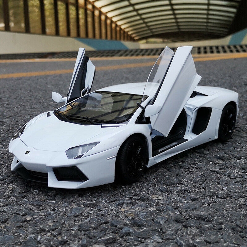 Xe mô hình Lamborghini Aventador LP700 1:18 Welly-Fx