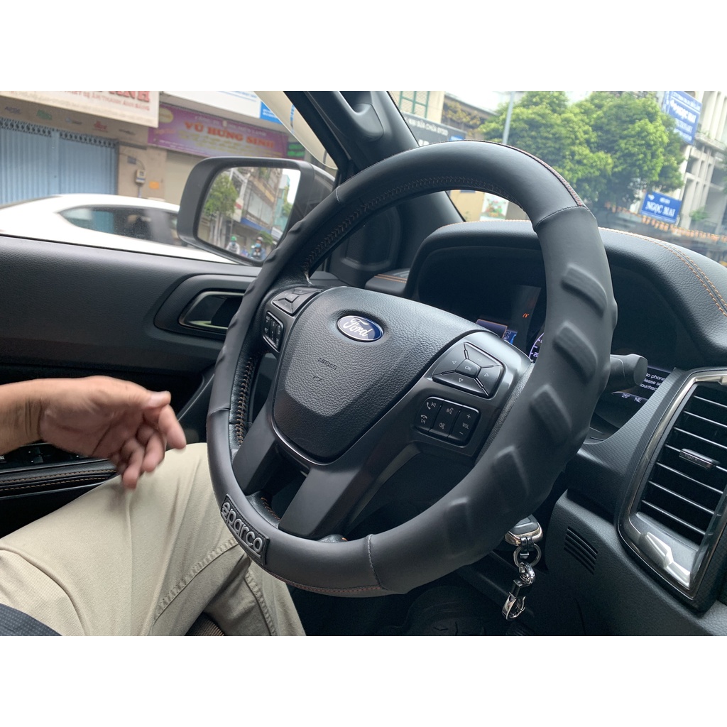 BỌC VÔ LĂNG Ô TÔ SPARCO SPC1117