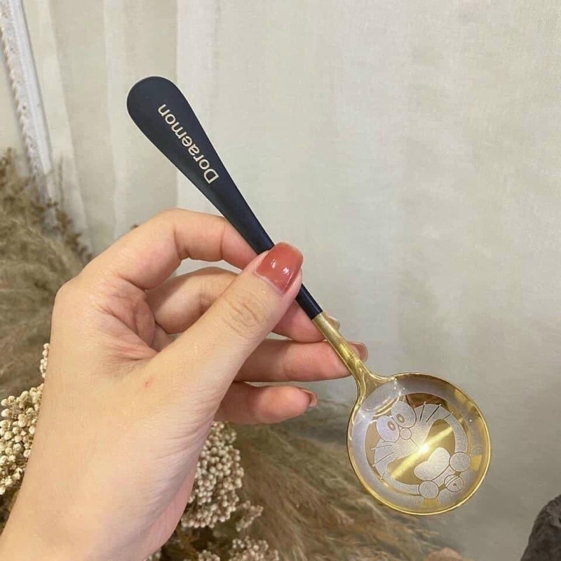 Thìa vàng doremon sang chảnh nhiều màu siêu xinh luôn nè