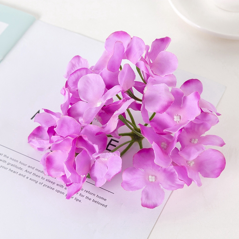 Bó hoa cẩm tú nhân tạo dùng để trang trí tiệc