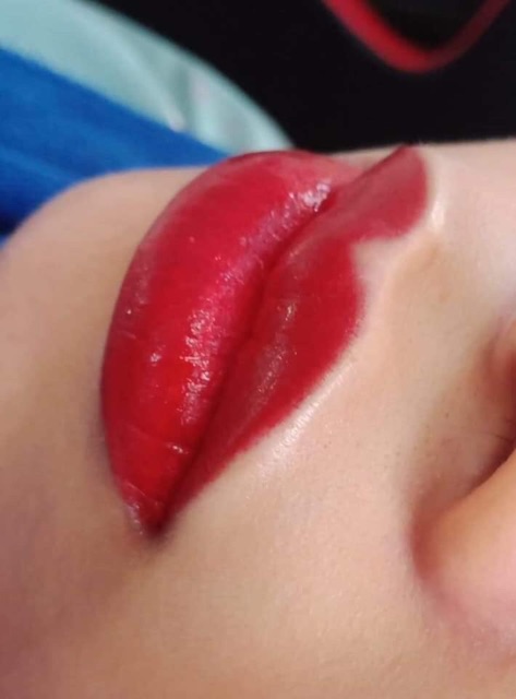 Mực phun xăm thẩm Mỹ