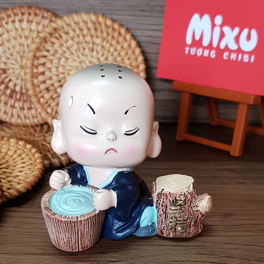 Tượng chibi chú tiểu bướng bỉnh