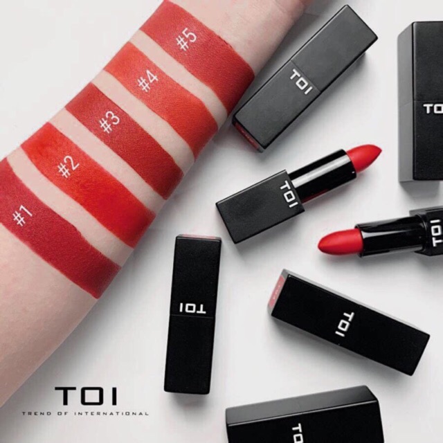 💋 SON T.O.I MATTE ROUGE LIPSTICK .