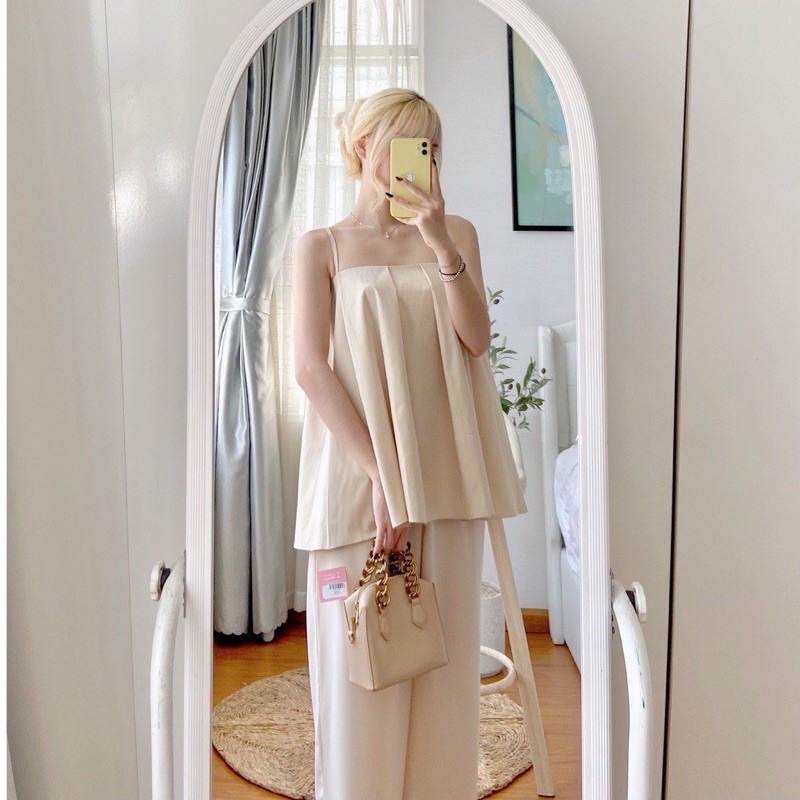 Áo Hai dây trơn xếp ly nhẹ thiết kế form rộng màu sắc nhẹ nhàng style vintaga hàn quốc dễ mặc và phối đồ bo chun co giãn