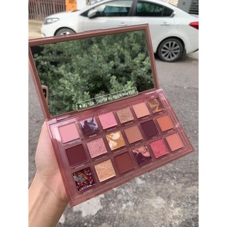 Bảng mắt Huda Naughty.