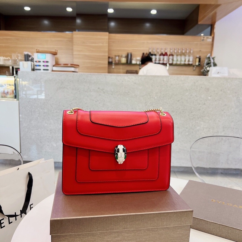 Túi xách BVLGARI đầu rắn cực đẹp, tinh xảo.