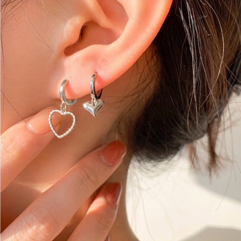 Khuyên tai hình trái tim màu bạc đơn giản xinh xắn phong cách Hàn Quốc