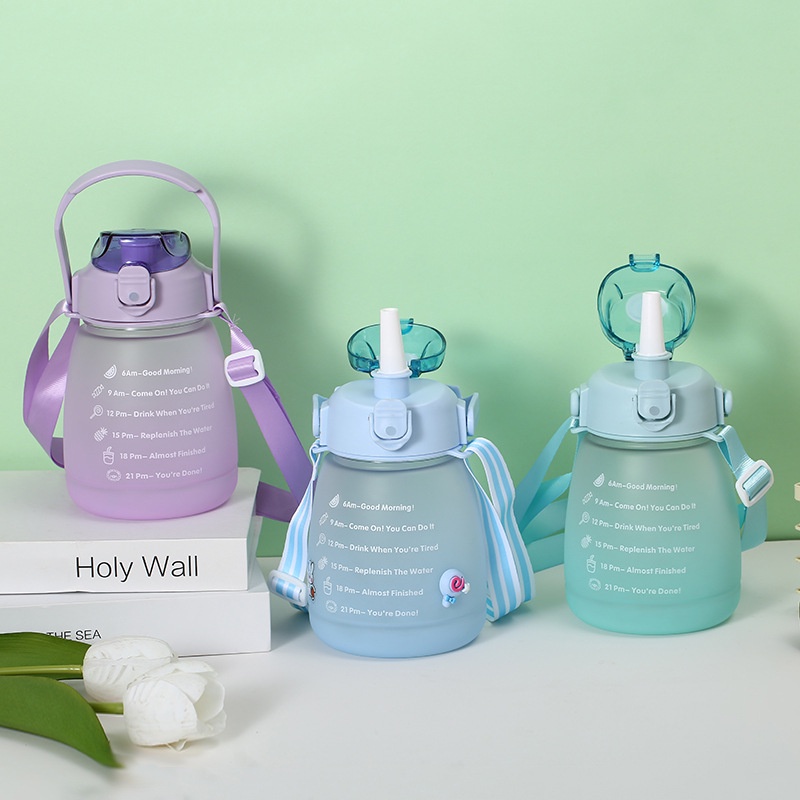 Bình Nước 1300ml Thiết Kế Dễ Thương Tiện Dụng Có Dây Đeo Thích Hợp Mang Đi Du Lịch Đi Làm Và Các Hoạt Động Thể Thao