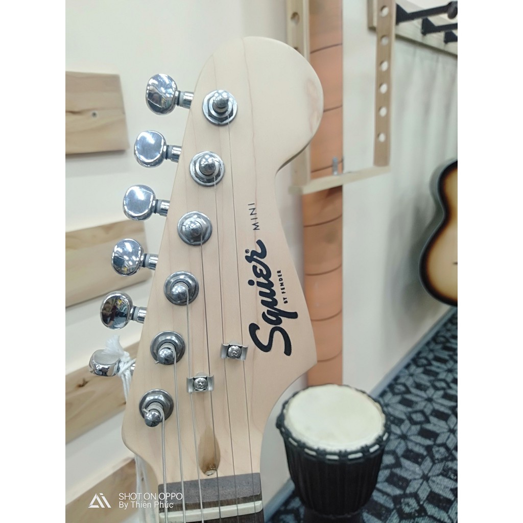 Guitar Squier MINI