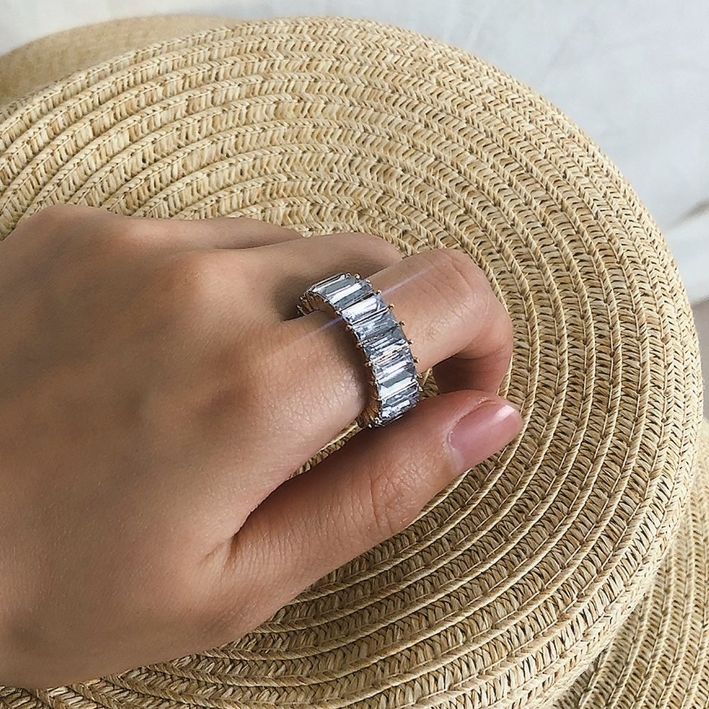 Nhẫn Đính Đá Toàn Bộ Mặt Vuông Sang Trọng Cho Nữ