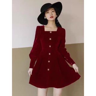 Váy nhung tay bồng, hai màu đỏ và đen