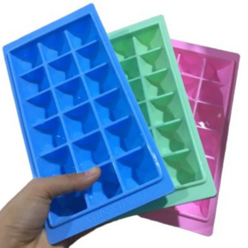 Khay Đá Nhựa 18 Viên  No.18D