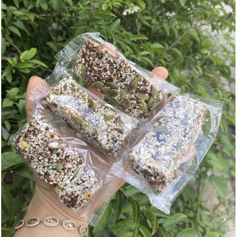 [siêu rẻ] Thanh Gạo Lứt mix hạt Granola hỗ trợ giảm cân, Eatclean và ăn vặt healthy 300gr