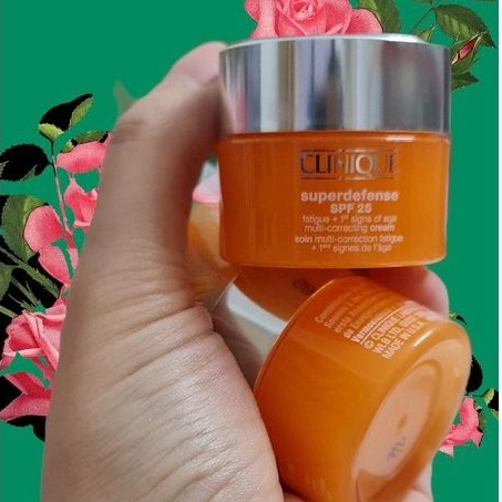Kem dưỡng sáng da chống lõa hóa Clinique 𝗦𝘂𝗽𝗲𝗿𝗱𝗲𝗳𝗲𝗻𝘀𝗲 𝗦𝗣𝗙 𝟮𝟱 𝗠𝘂𝘁𝗶-𝗖𝗼𝗿𝗿𝗲𝗰𝘁𝗶𝗻𝗴