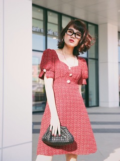Đầm dạ tweed cổ vuông