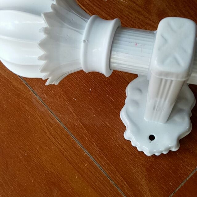 Trụ đỡ thanh rèm gắn tường