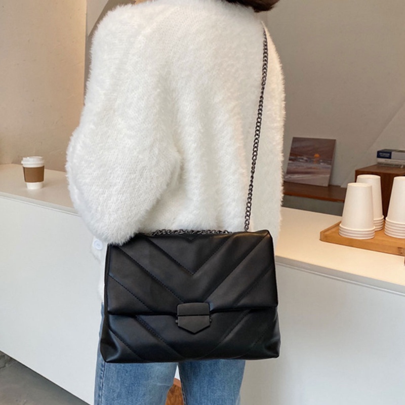 Túi Đeo Chéo Giả Da Thêu Dây Xích Thời Trang Nữ