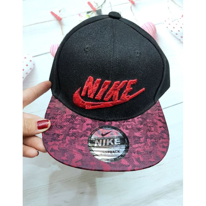 Mũ, nón 6-10 tuổi bé trai lưỡi trai Hiphop - Nike đỏ